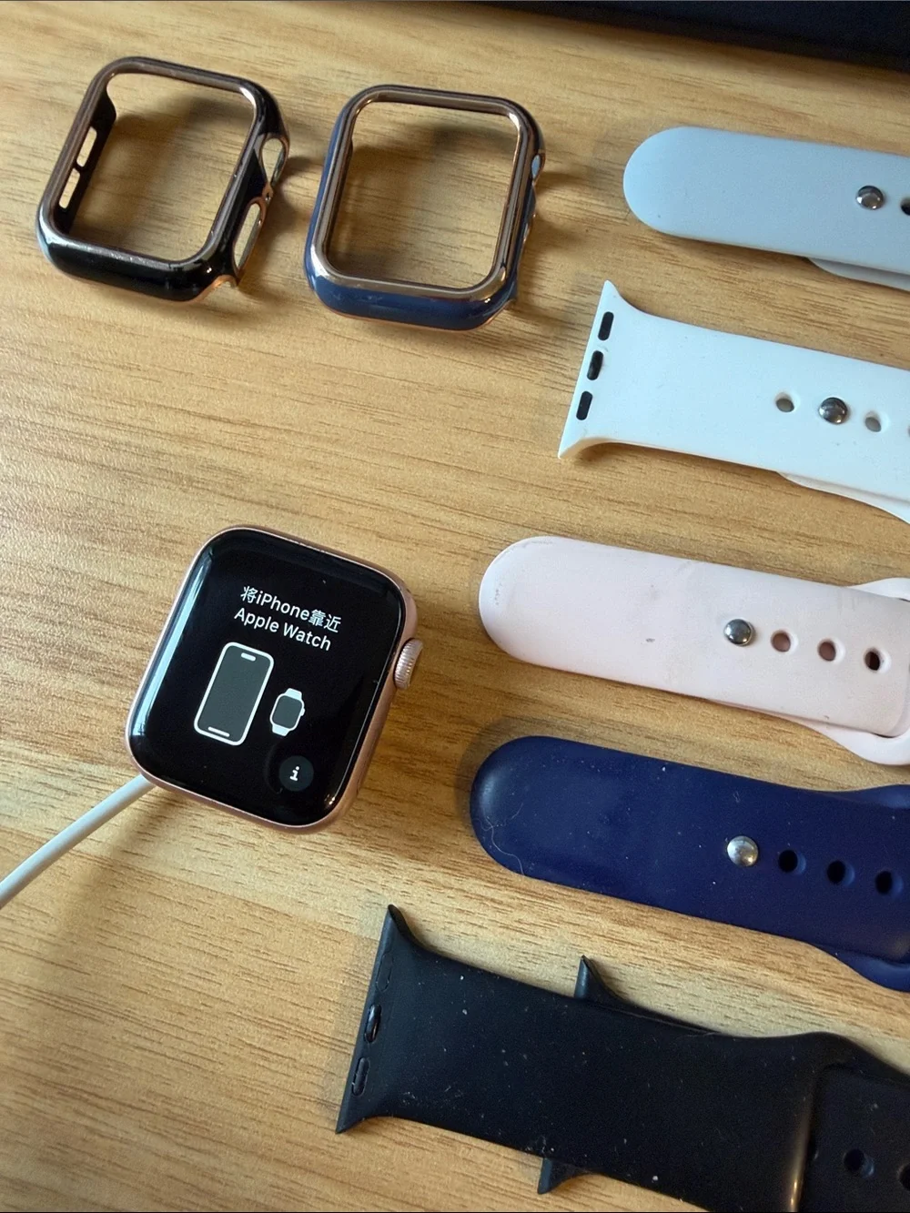 Apple Watch Rose Gokd Series 5, 40mm Bundle